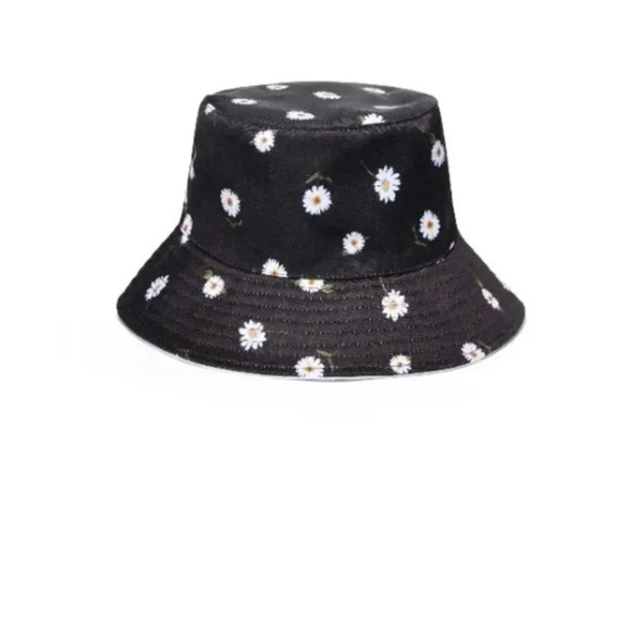 Alice + Olivia AO X FABFITFUN Reversible Daisy Print Bucket Hat One Size main image 6